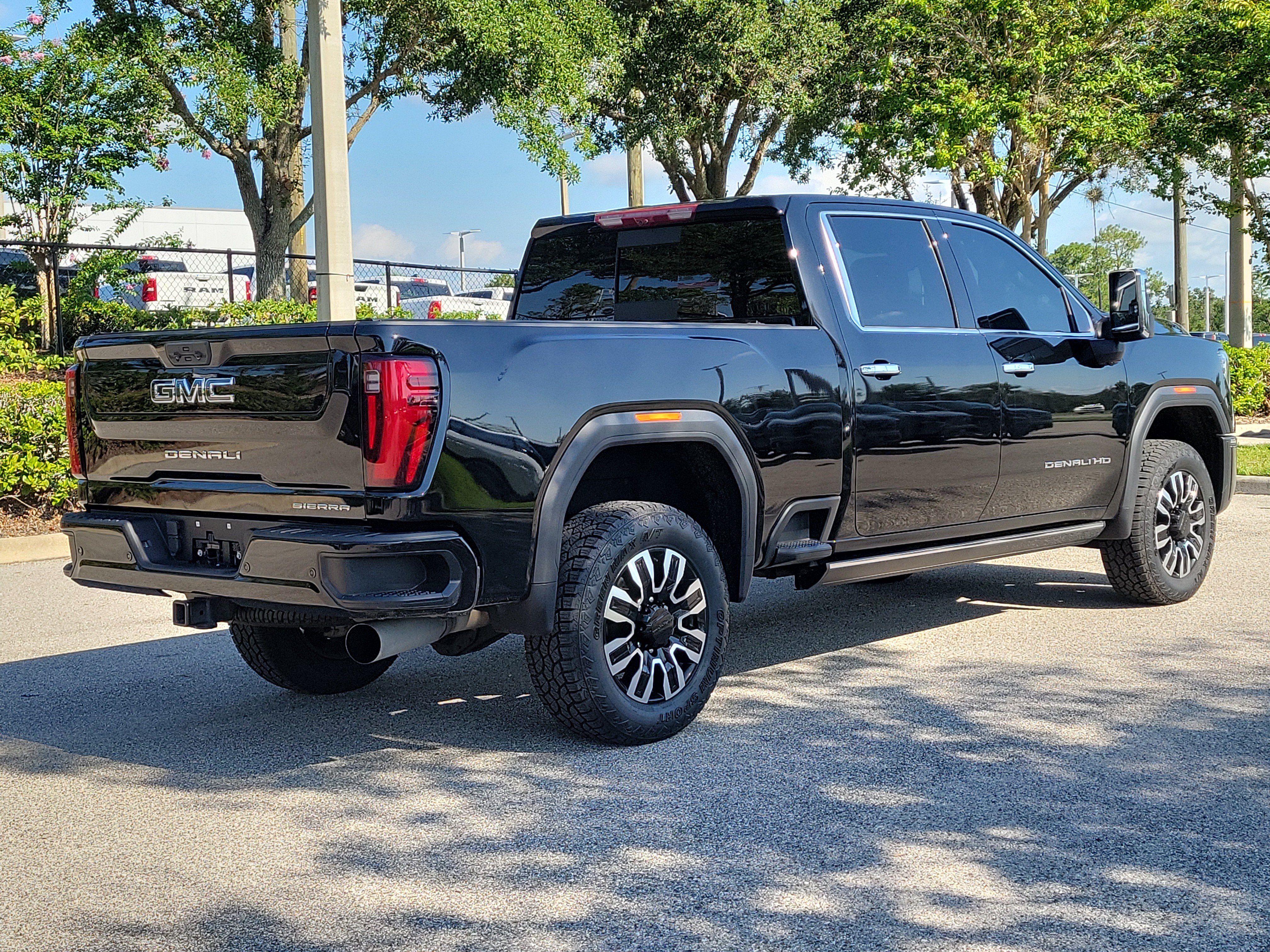 Used 2024 GMC Sierra 2500 Denali Ultimate w/ Max Trailering Package AWD/4WD image 5
