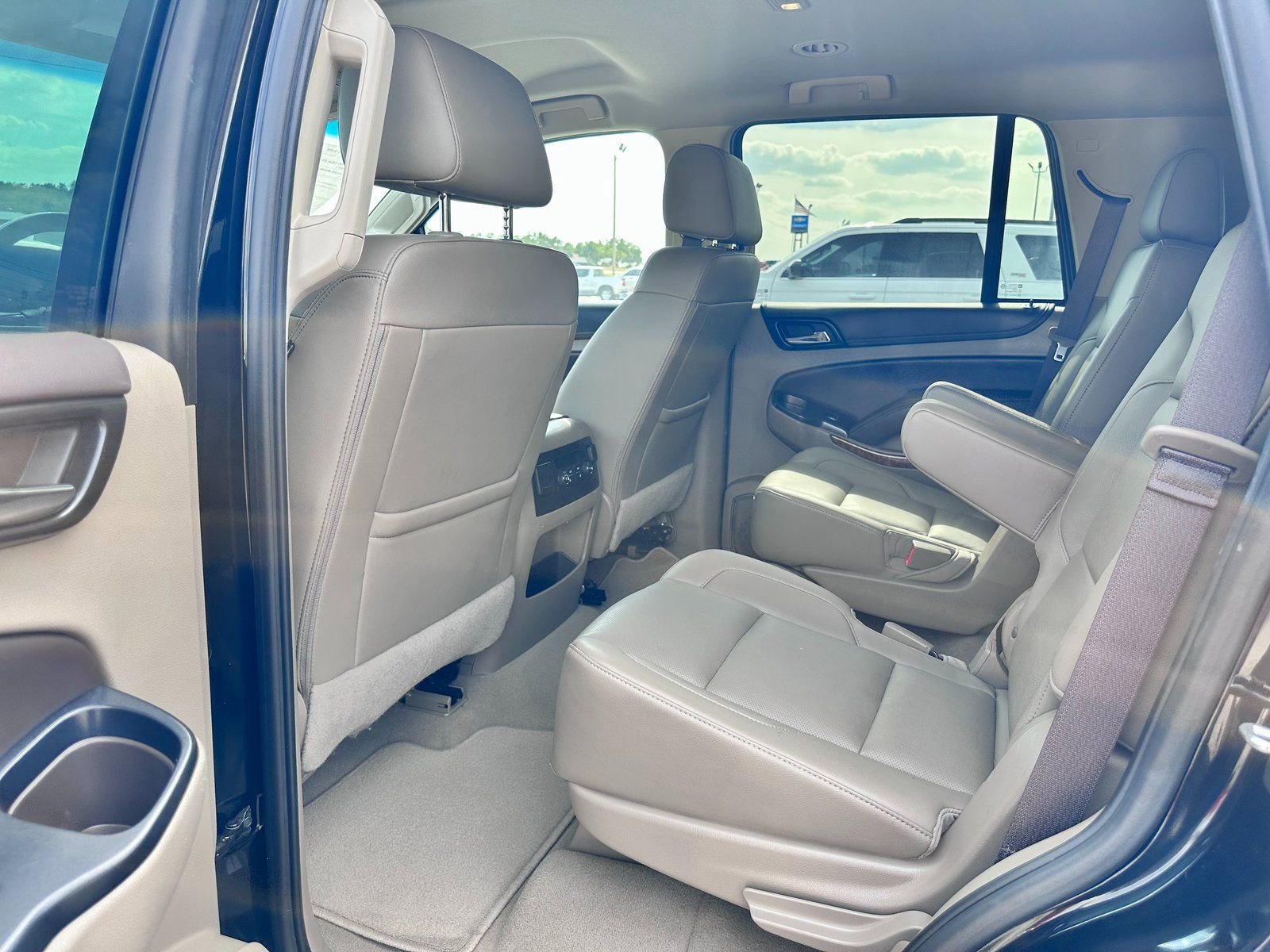 Used 2019 Chevrolet Tahoe Premier RWD image 32