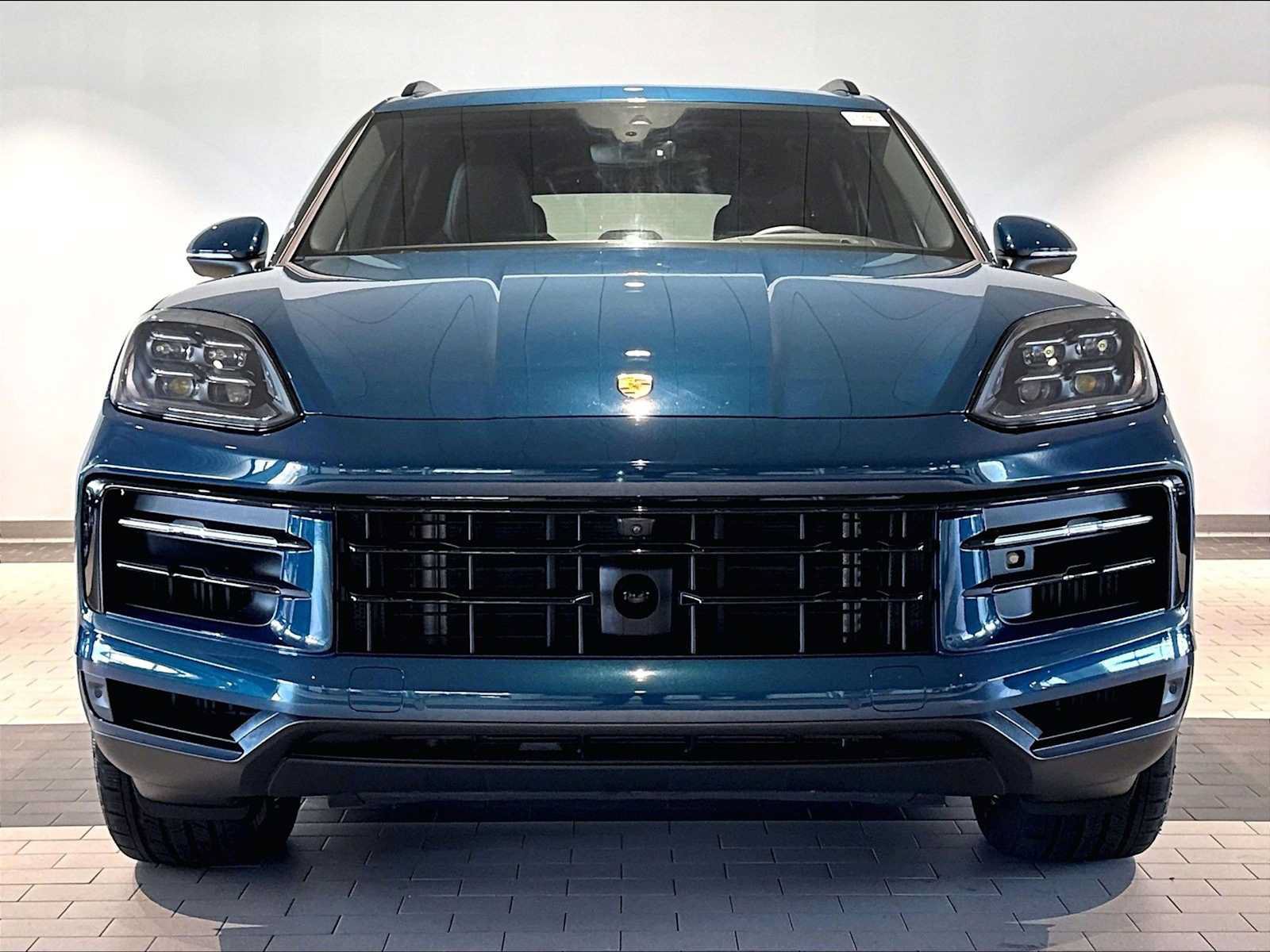 Used 2026 Porsche Cayenne AWD/4WD image 13