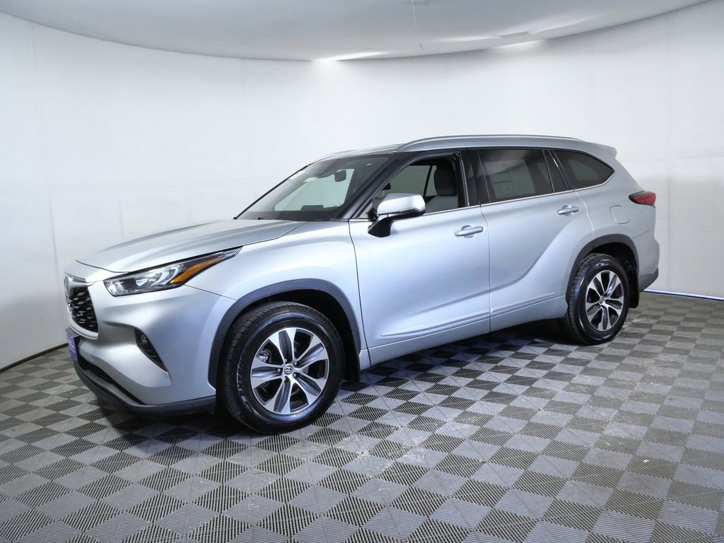 Used 2020 Toyota Highlander XLE image 5