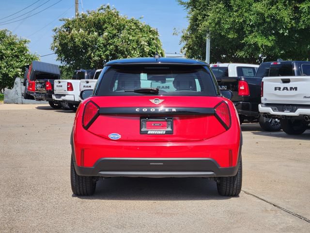 Used 2025 MINI Cooper 2-Door Hardtop FWD image 6