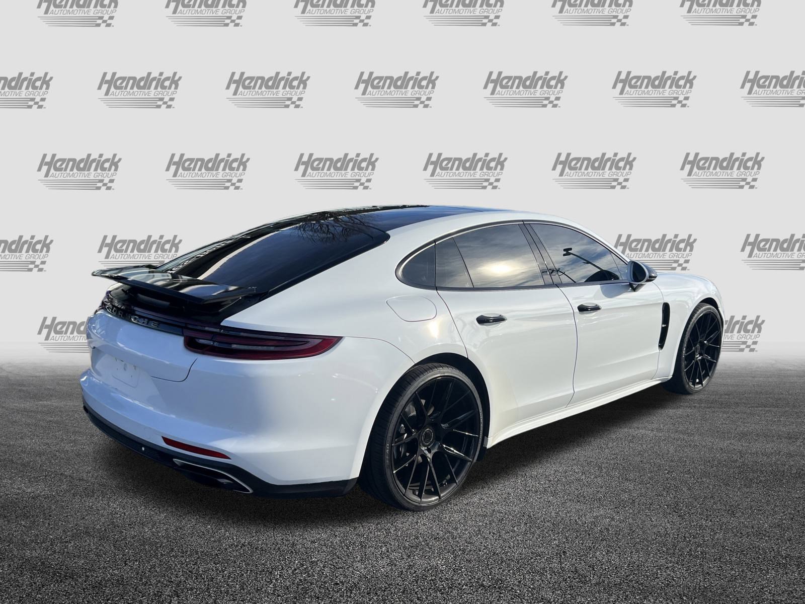 Used 2017 Porsche Panamera 4 image 10
