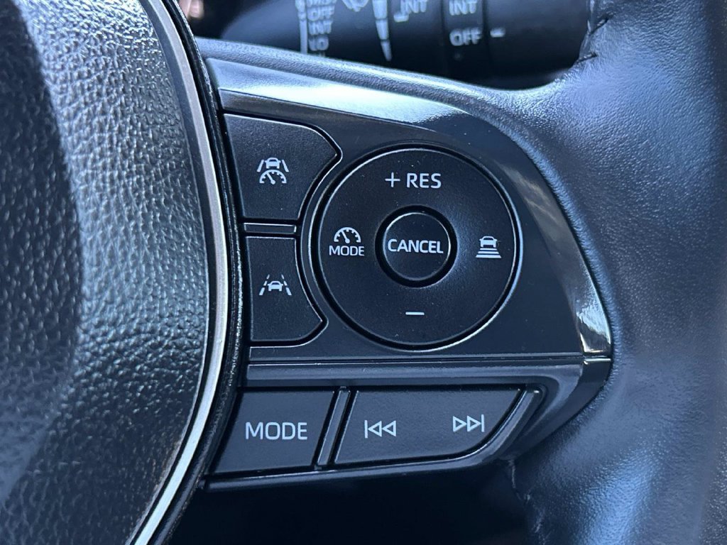 Used 2026 Toyota Corolla Cross LE FWD image 30