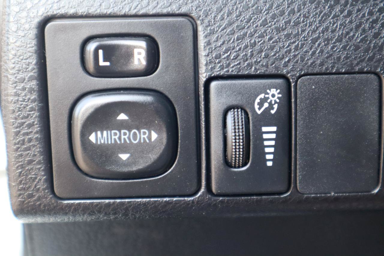 Used 2015 Toyota Corolla LE FWD image 47