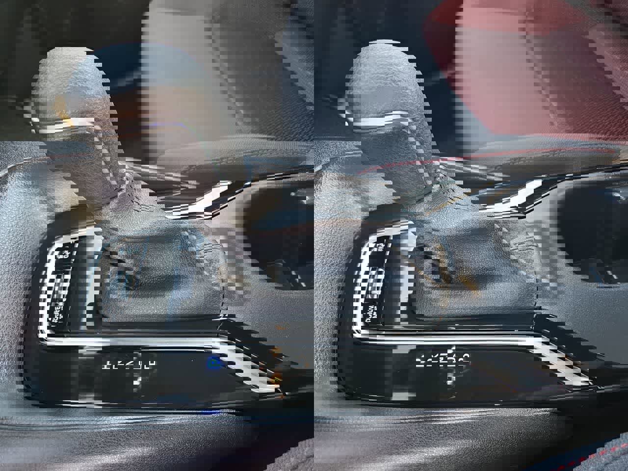 Used 2025 Toyota Corolla SE image 21