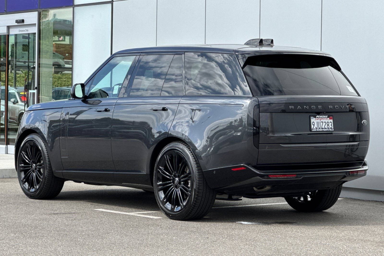 Used 2023 Land Rover Range Rover SE AWD/4WD image 3