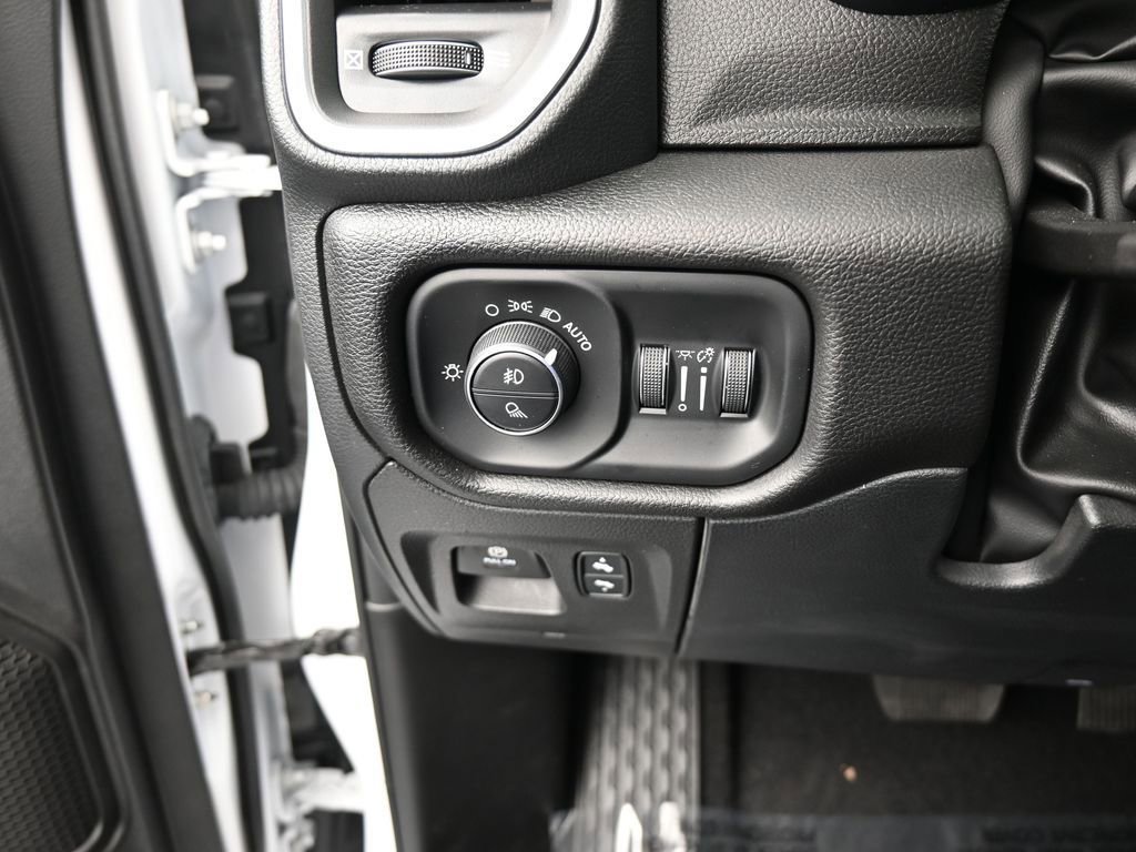 Used 2025 RAM 1500 Big Horn image 35