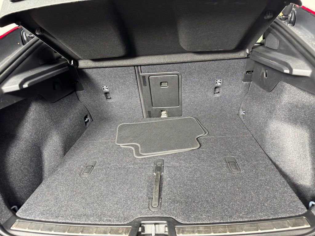 Used 2022 Volvo C40 P8 Recharge Ultimate AWD/4WD image 9