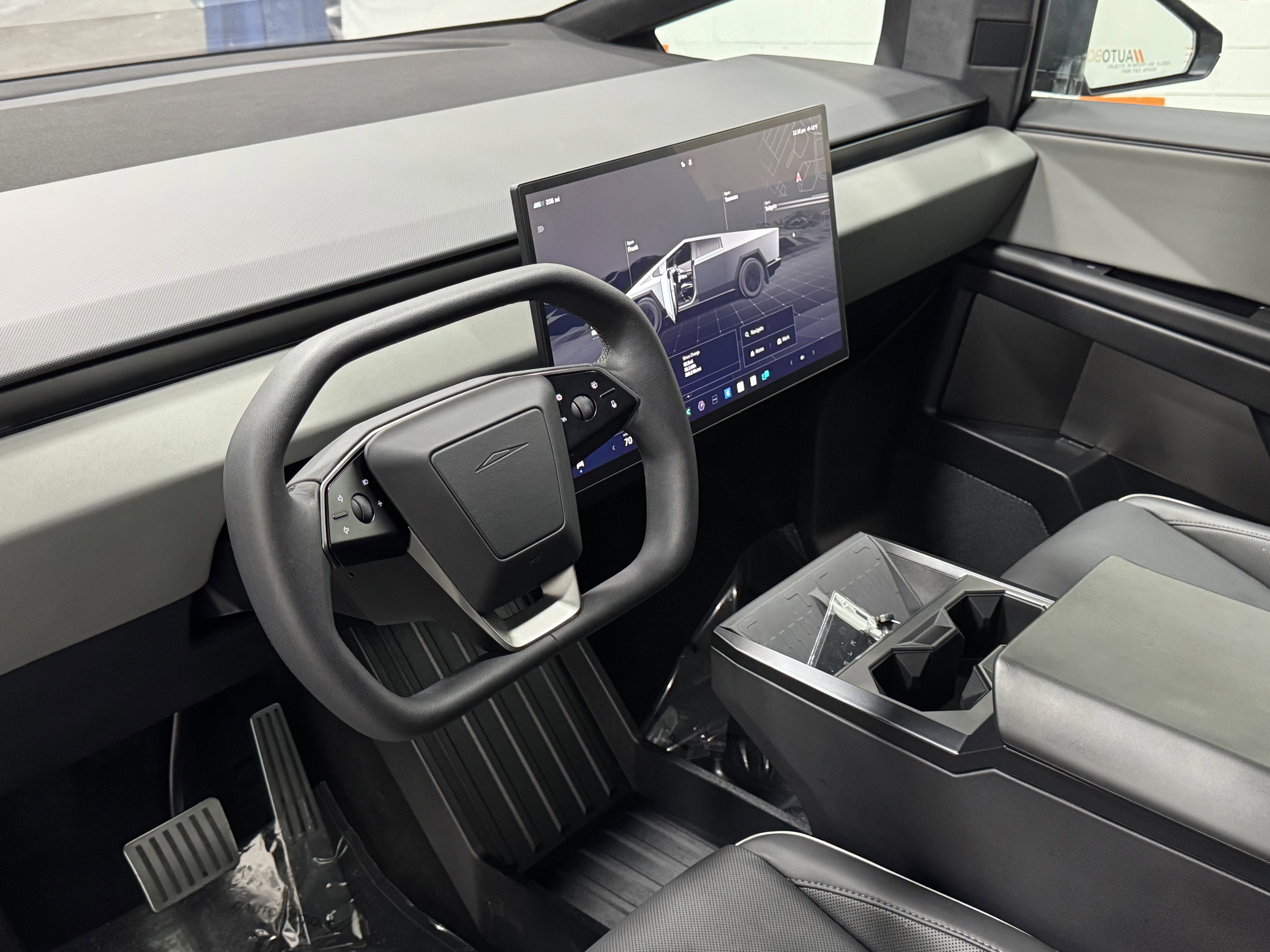 Used 2025 Tesla Cybertruck AWD Crew Cab image 7