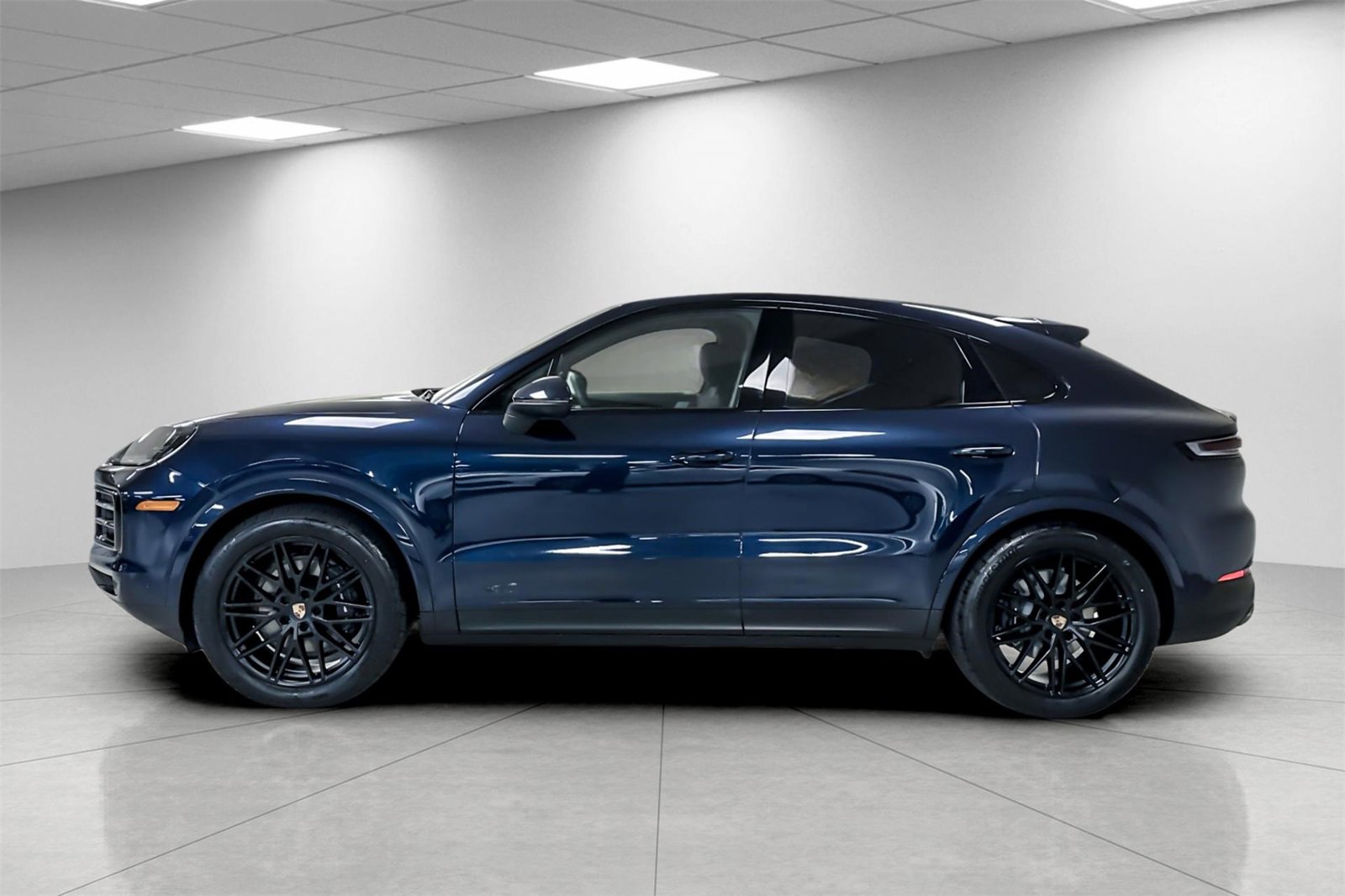 New 2025 Porsche Cayenne Coupe image 2