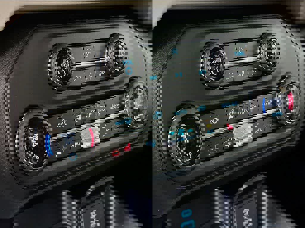 New 2025 Ford Bronco Big Bend AWD/4WD image 18