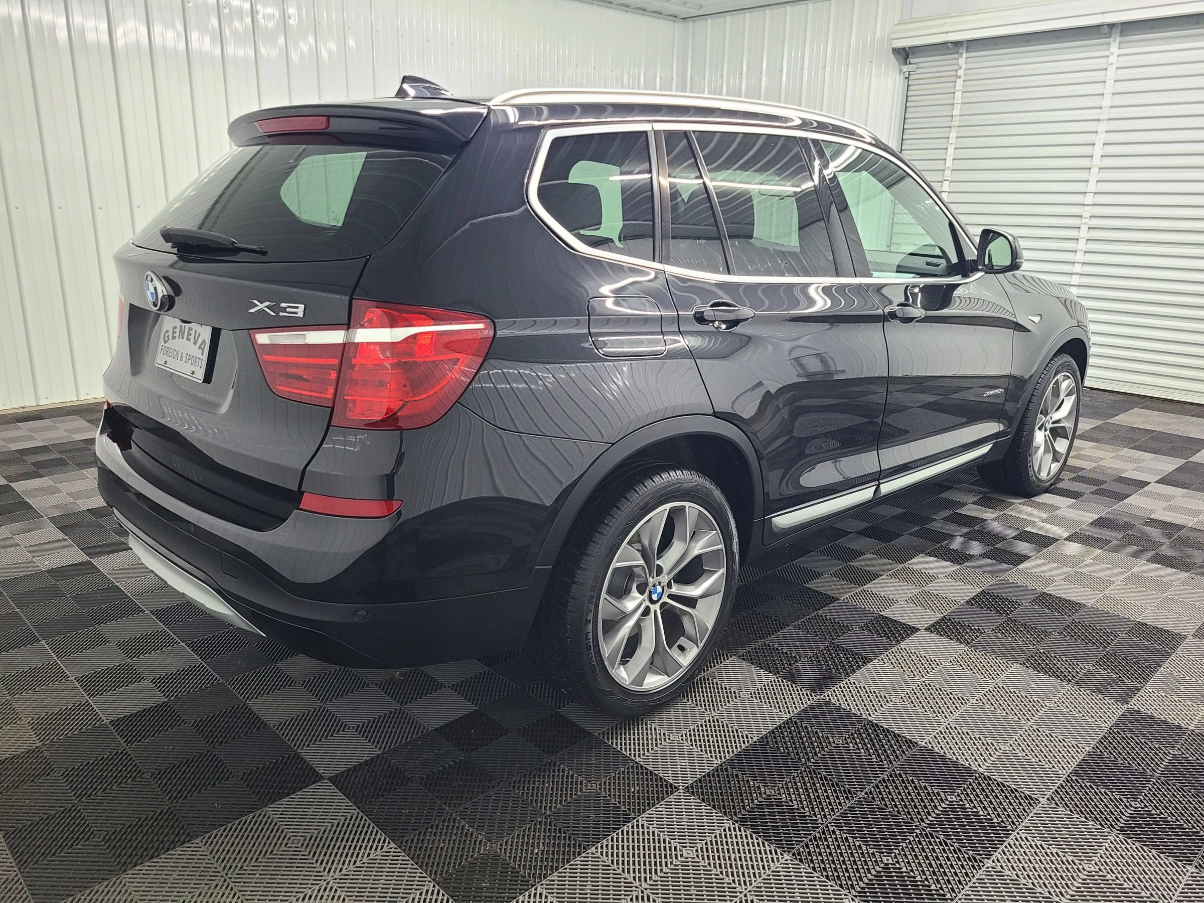 Used 2016 BMW X3 xDrive28d image 11