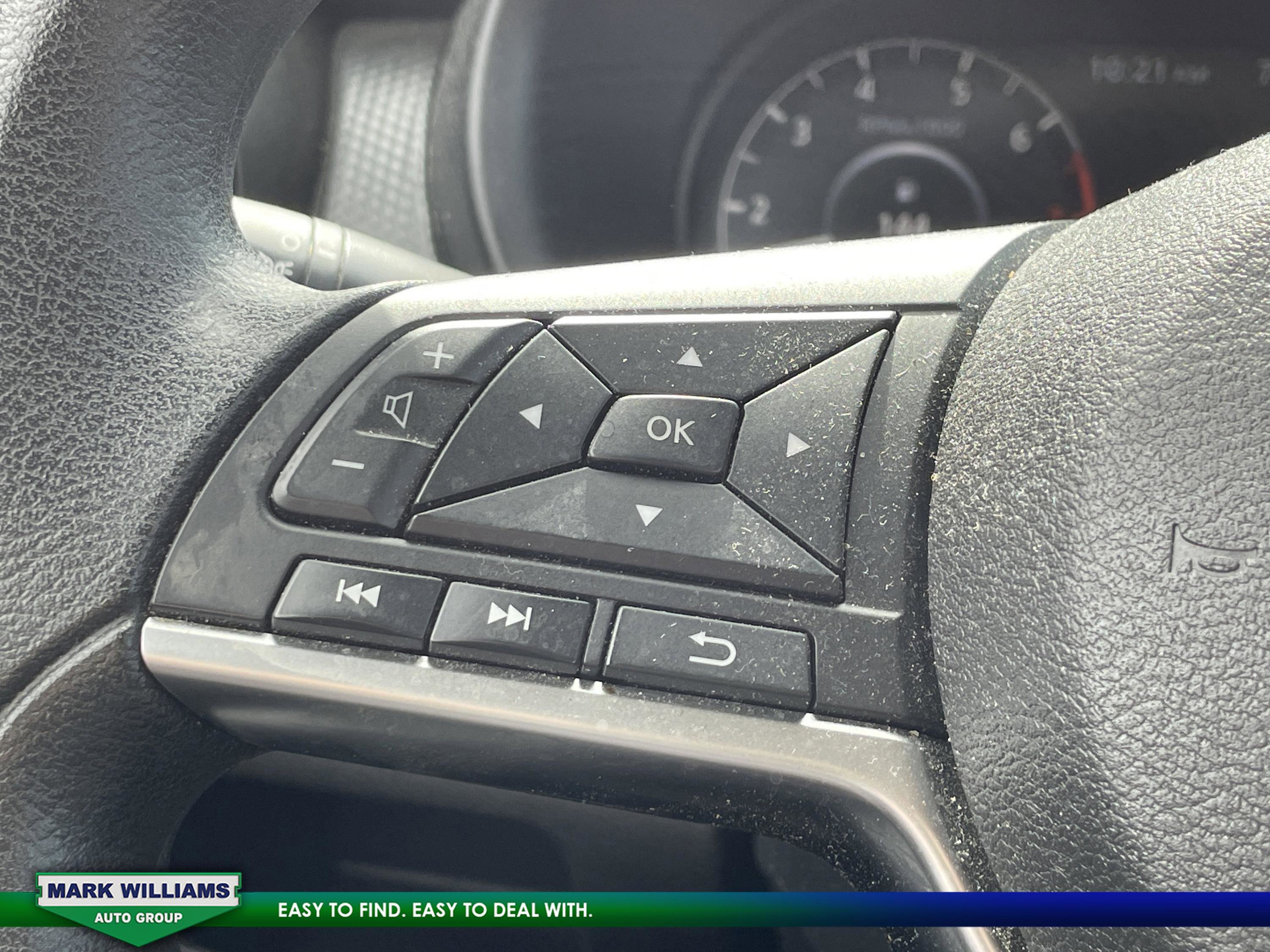 Used 2023 Nissan Kicks SV image 16