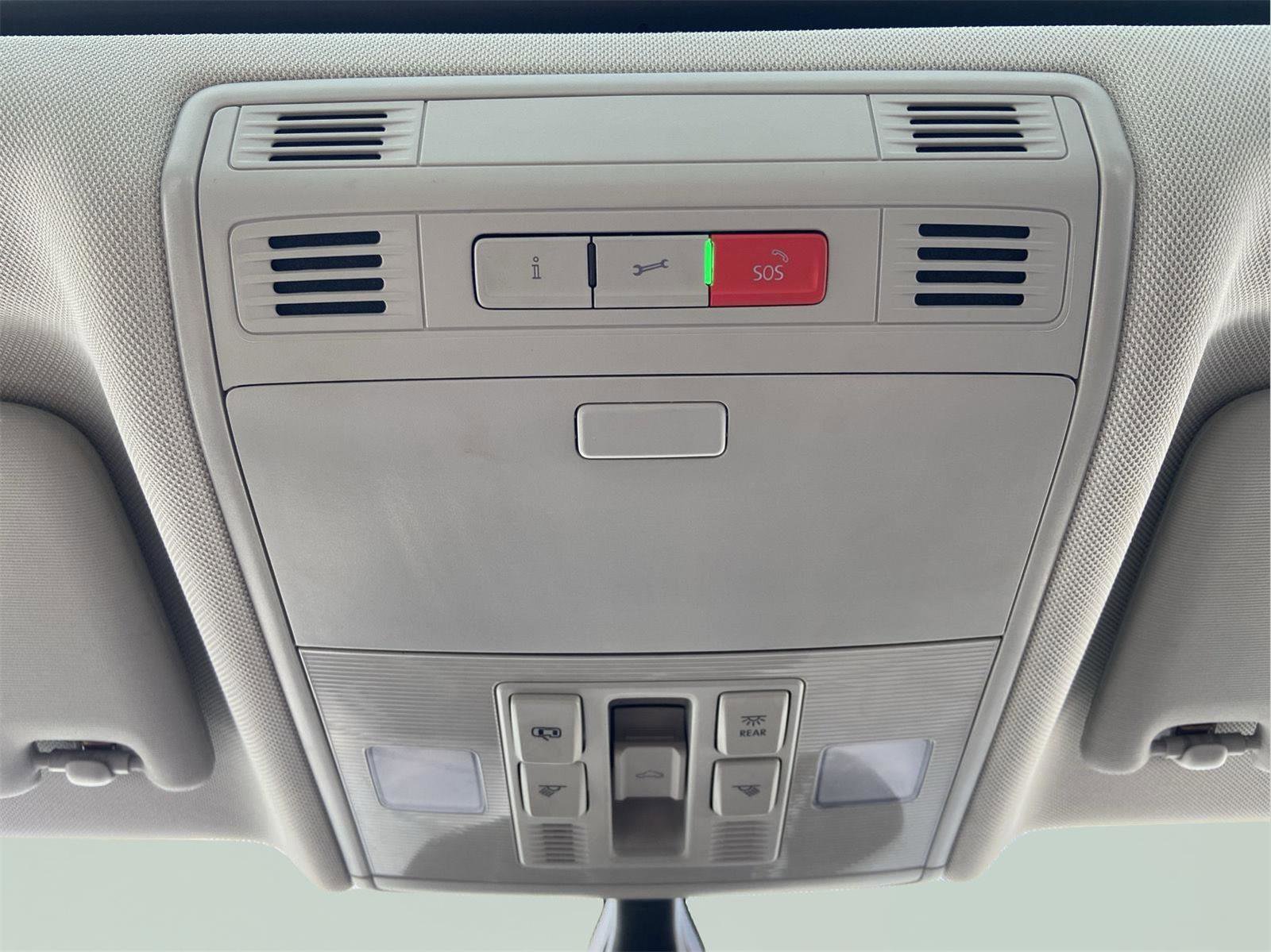 Used 2020 Volkswagen Jetta SE image 31