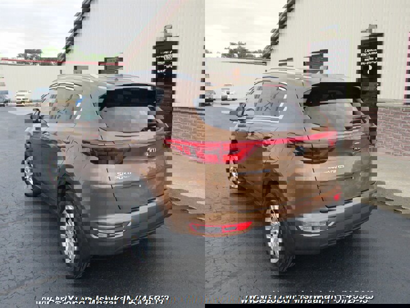 Used 2018 Kia Sportage LX w/ LX Popular Package image 6