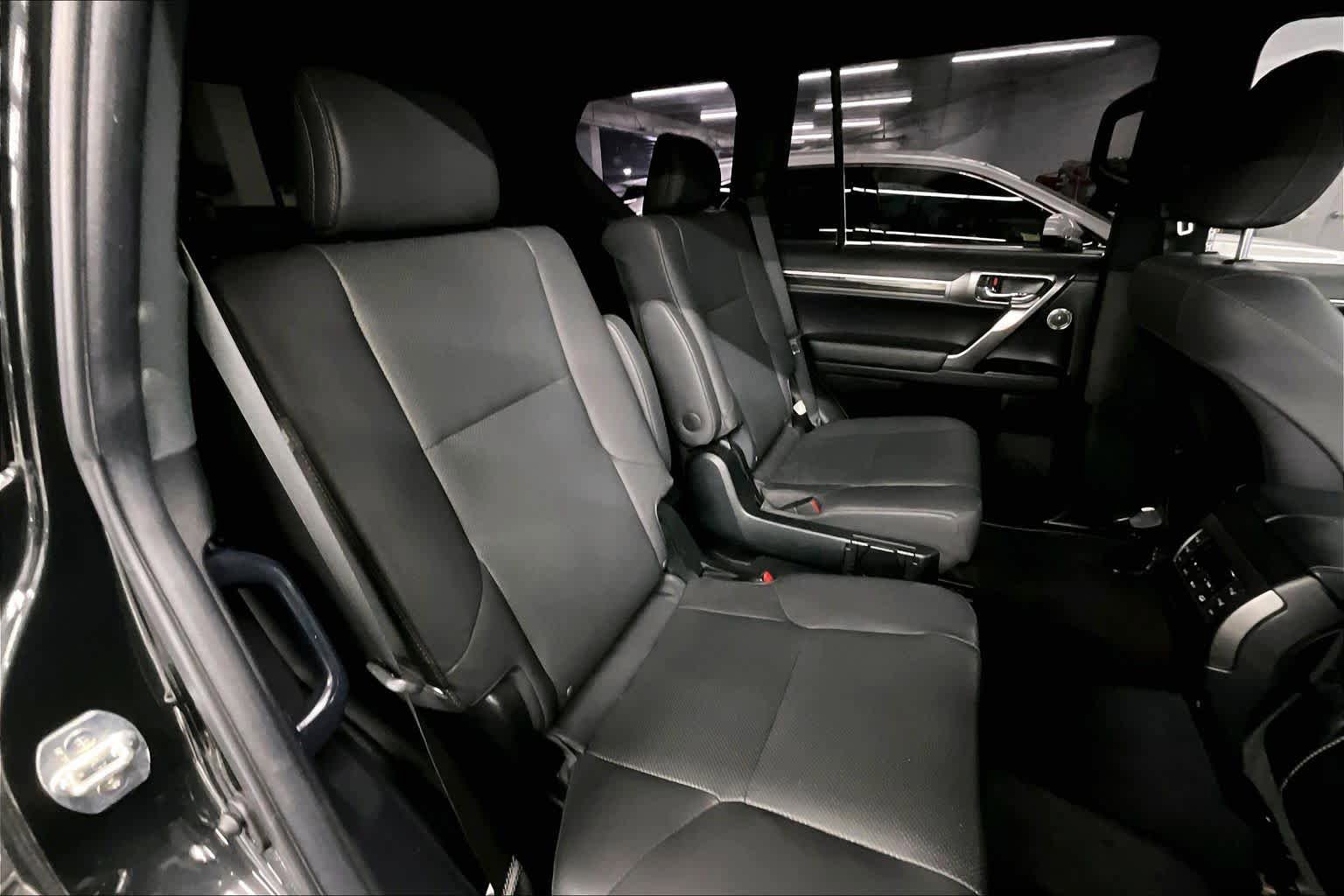 Used 2023 Lexus GX 460 Premium w/ Accessory Package image 21
