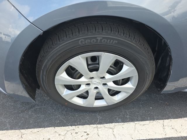Used 2021 Toyota Corolla LE image 11