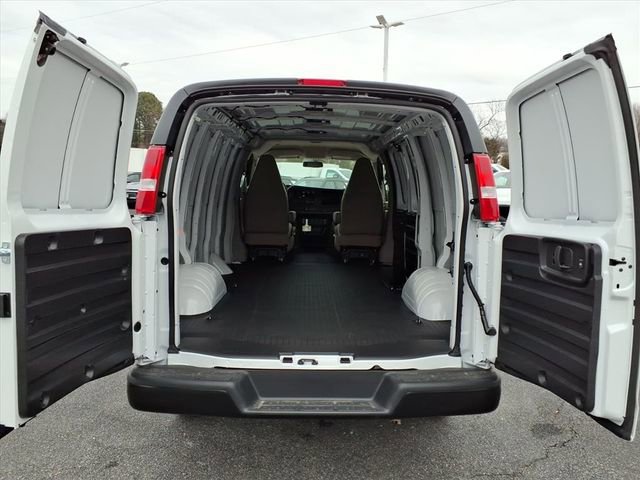 New 2025 Chevrolet Express 2500 RWD image 4
