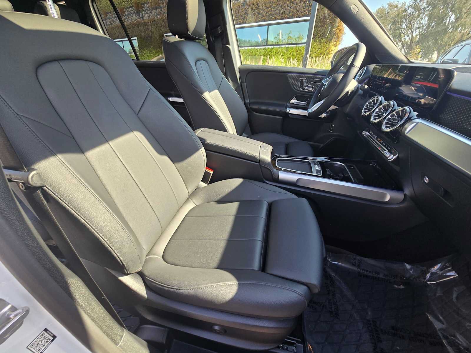 Used 2024 Mercedes-Benz GLB 250 4MATIC image 10