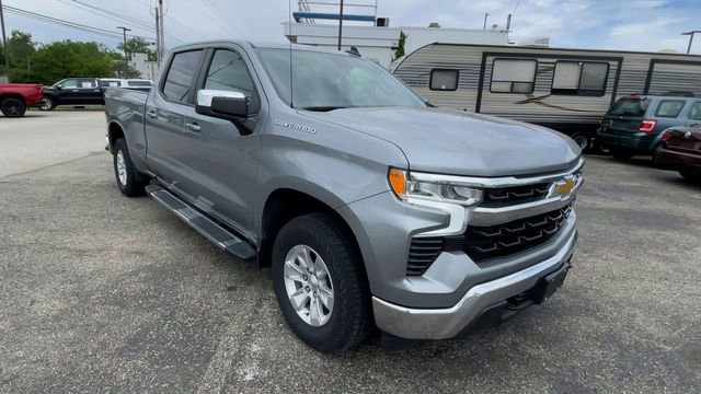 Used 2024 Chevrolet Silverado 1500 LT w/ Protection Package AWD/4WD image 4