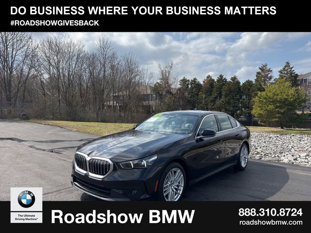Used 2024 BMW 530i image 1
