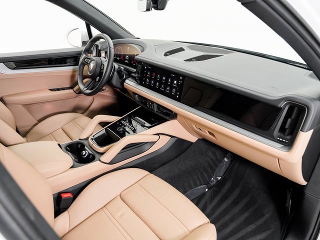 Used 2025 Porsche Cayenne image 22
