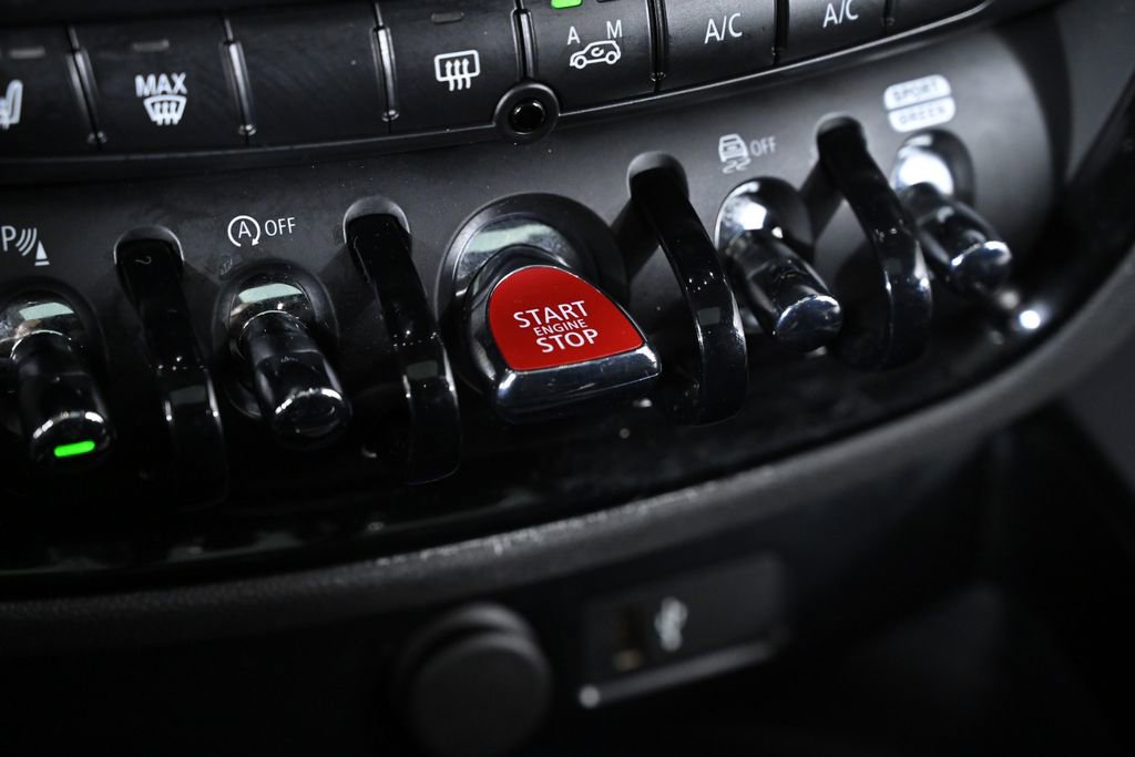 Certified 2023 MINI Cooper Clubman S image 17