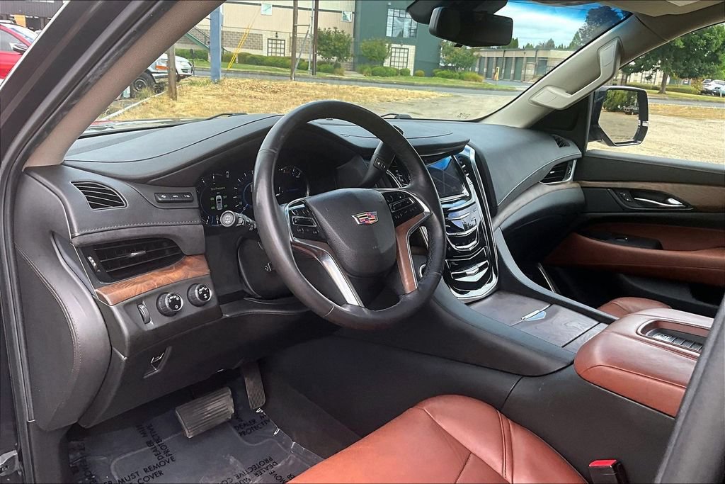Used 2019 Cadillac Escalade ESV Premium Luxury w/ LPO, Escalade Noir Package AWD/4WD image 18