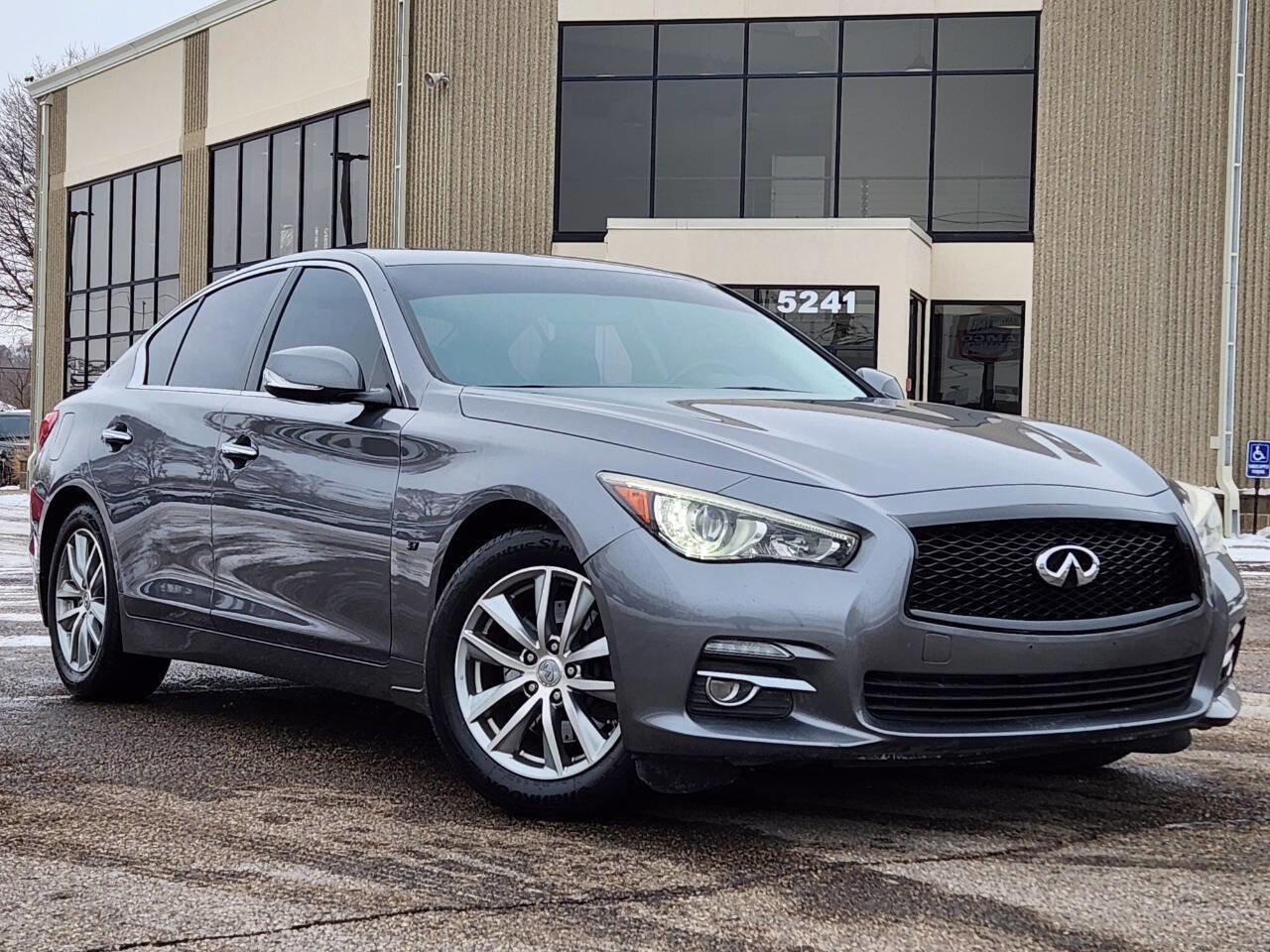 Used 2015 INFINITI Q50 Premium image 29