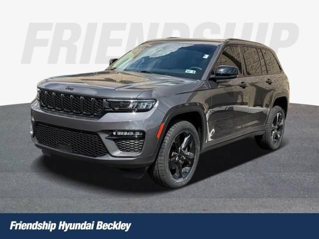 Used 2024 Jeep Grand Cherokee Limited w/ Black Appearance Package