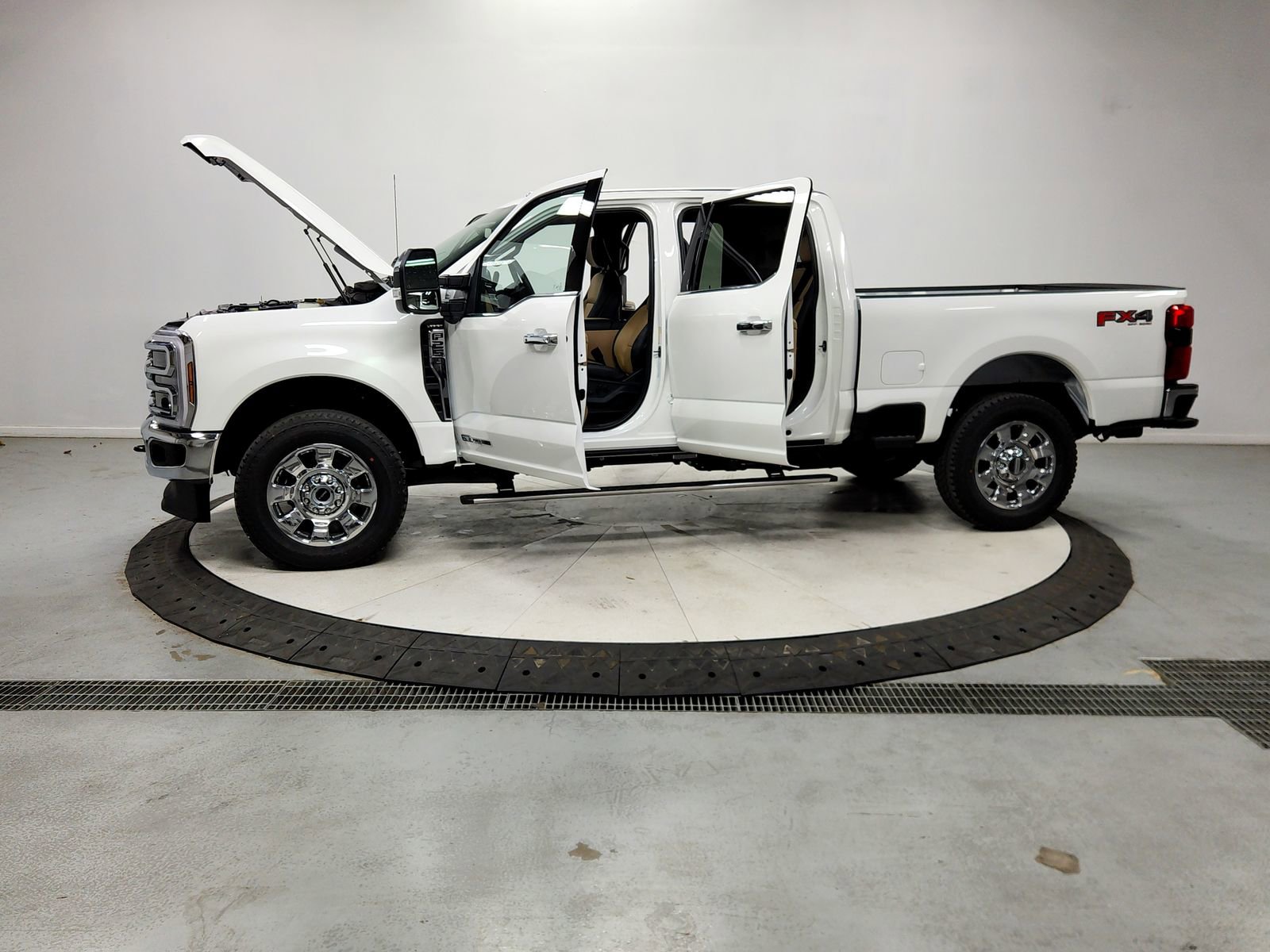 New 2026 Ford F250 Lariat w/ Chrome Package image 12