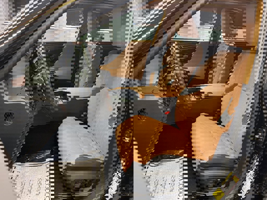 Used 2024 Lexus ES 350 Ultra Luxury w/ Accessory Package (Z2) image 11