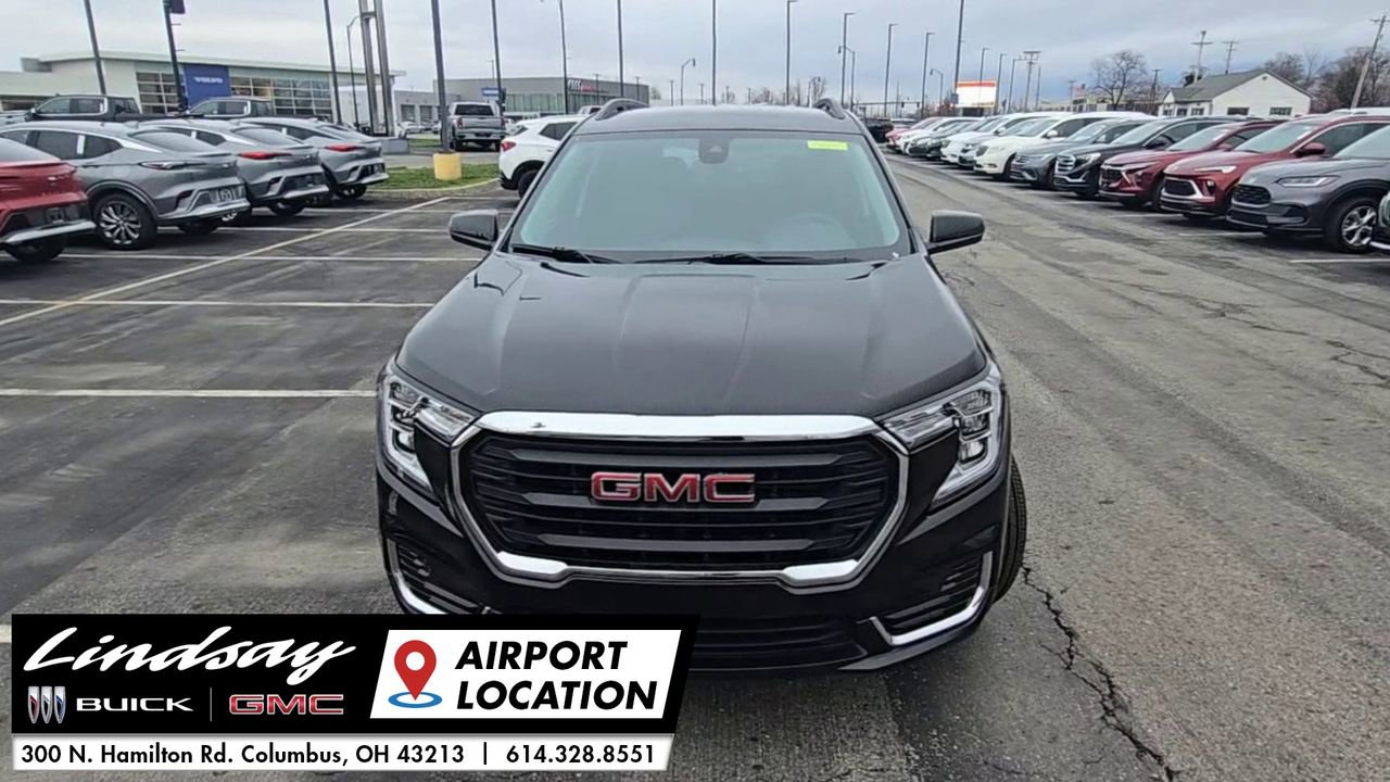 Used 2023 GMC Terrain SLE w/ Driver Convenience Package image 3