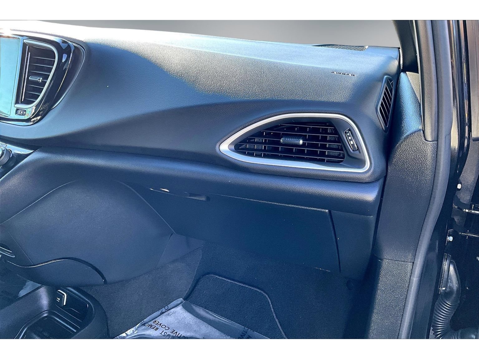 Used 2026 Chrysler Pacifica Select FWD image 22