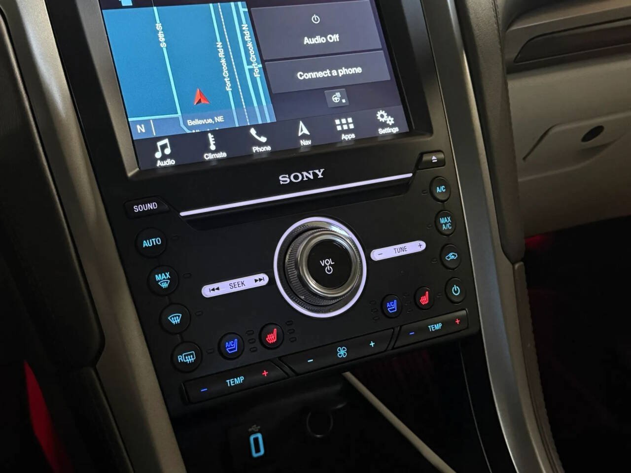 Used 2017 Ford Fusion Platinum FWD image 15