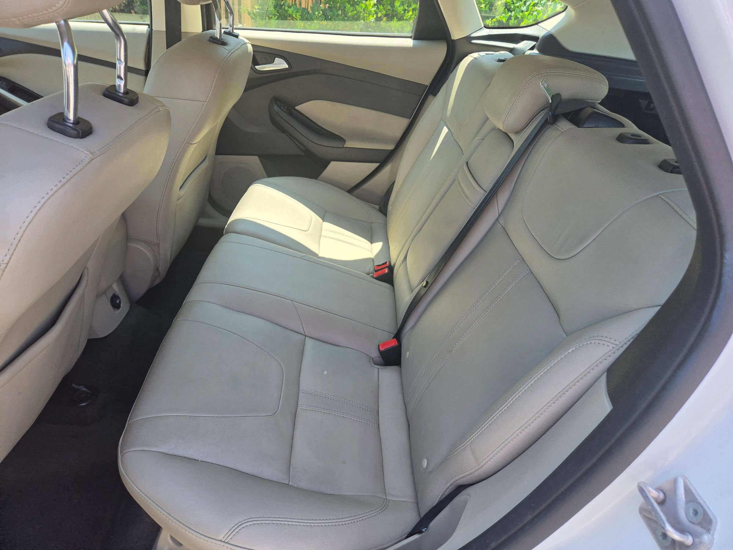 Used 2012 Ford Focus SEL FWD image 18