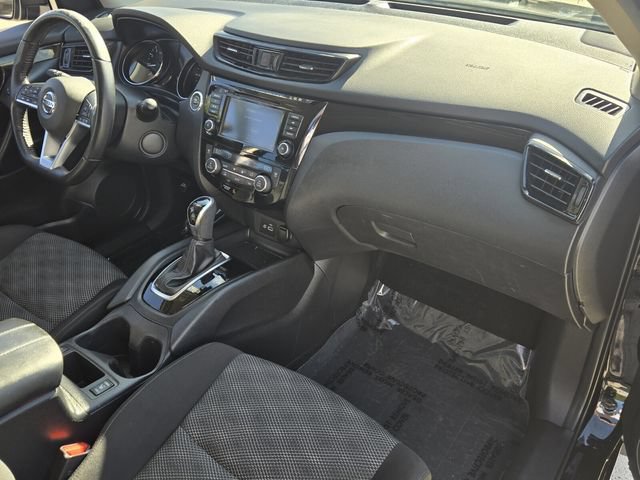 Used 2022 Nissan Rogue Sport SV FWD image 17