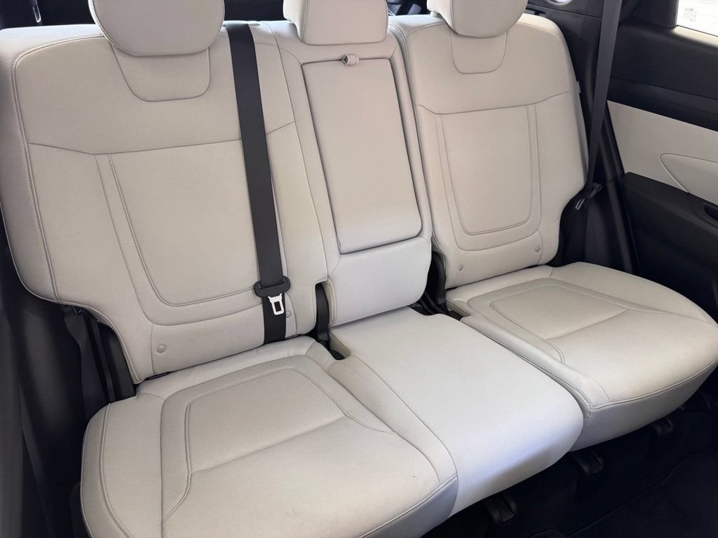 Certified 2025 Hyundai Tucson SE FWD image 17