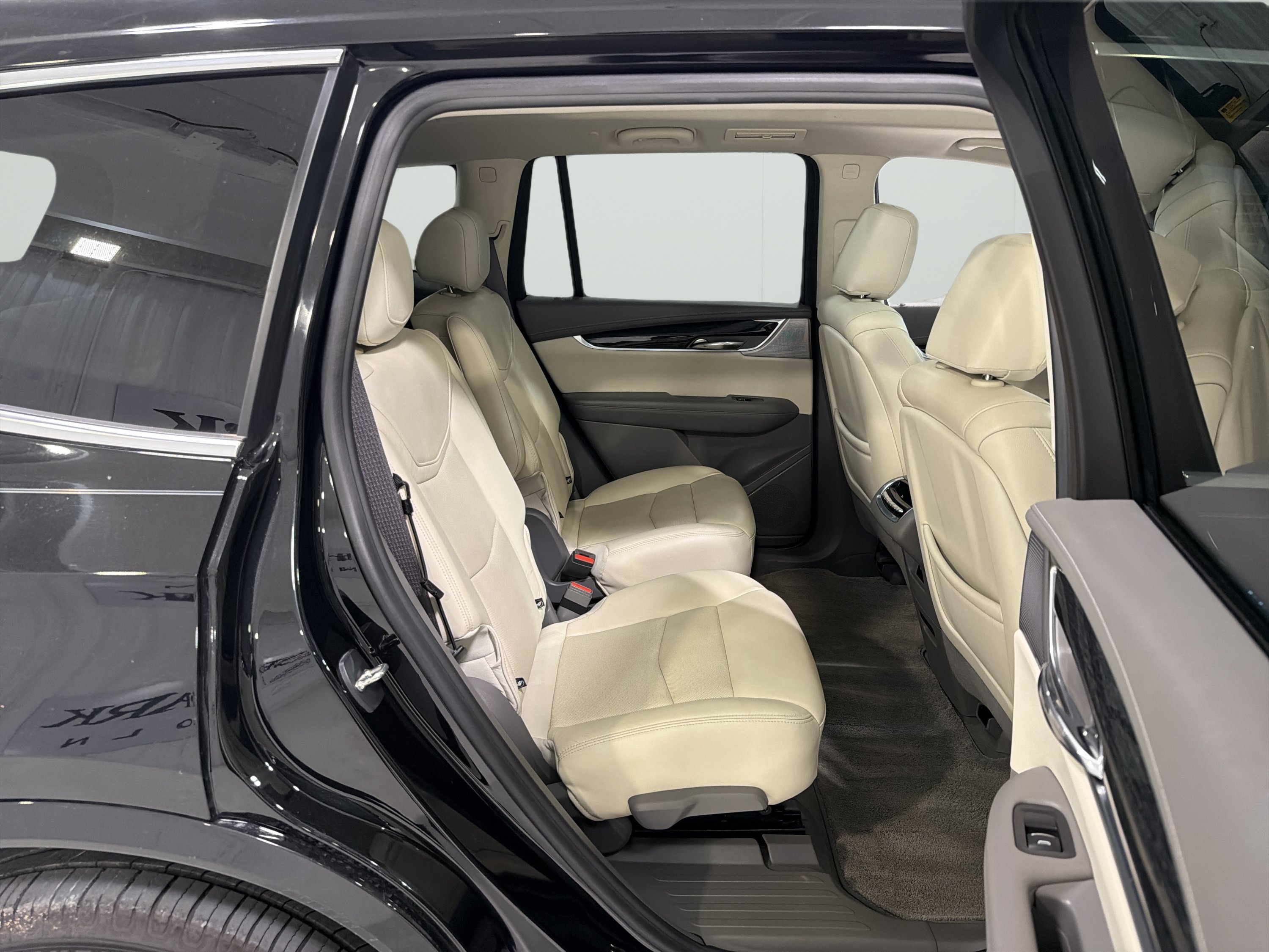 Used 2020 Cadillac XT6 Premium Luxury FWD image 14