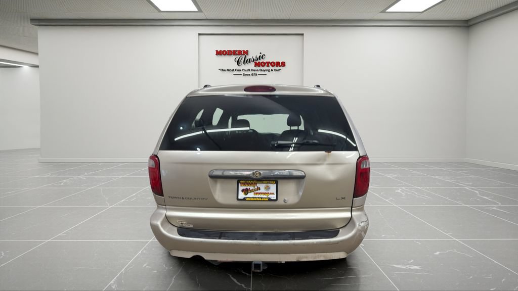Used 2007 Chrysler Town & Country LX w/ Popular Equipment Group II FWD image 4