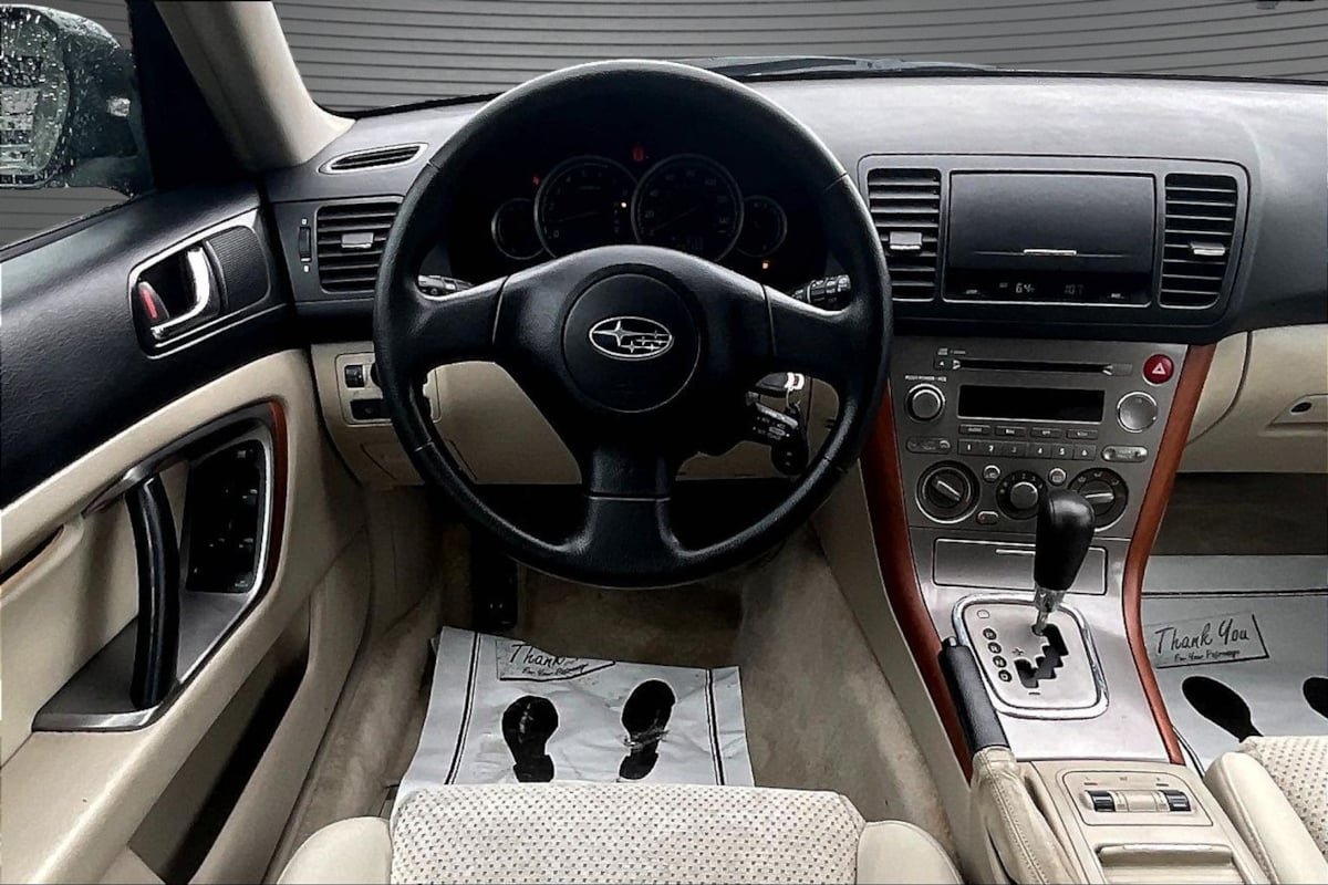 Used 2006 Subaru Outback 2.5i AWD/4WD image 8