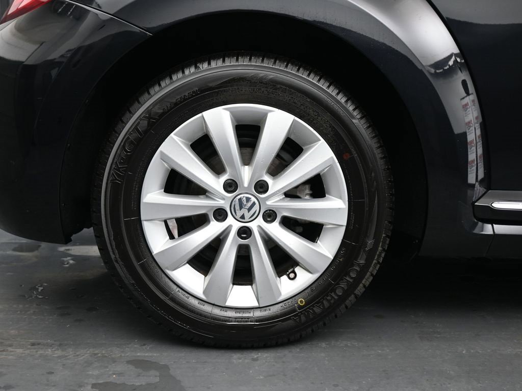 Used 2019 Volkswagen Beetle 2.0T S image 10