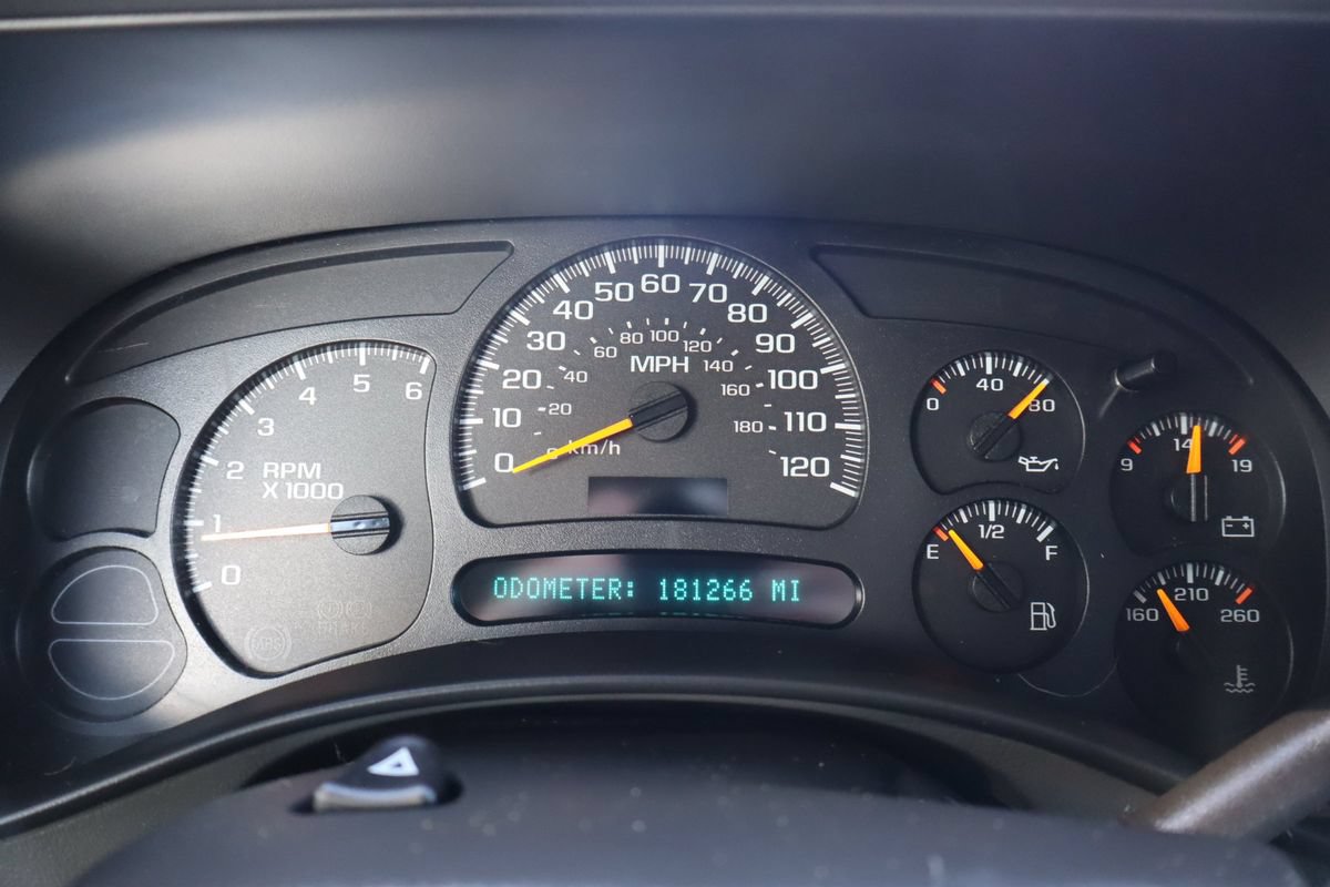 Used 2005 GMC Yukon SLT w/ SLT Preferred Equipment Group AWD/4WD image 38