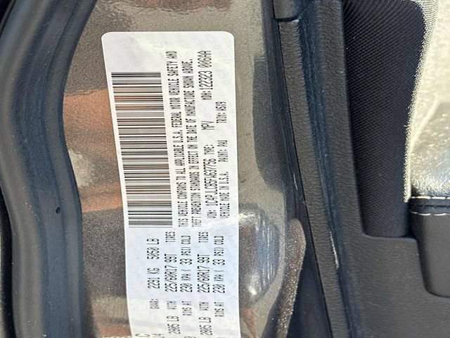 Used 2015 Jeep Cherokee Latitude w/ Cold Weather Group FWD image 31