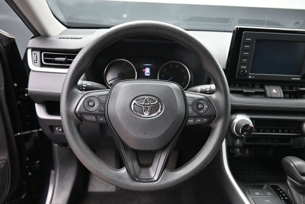 Certified 2020 Toyota RAV4 LE w/ Carpet Mat Package AWD/4WD image 15