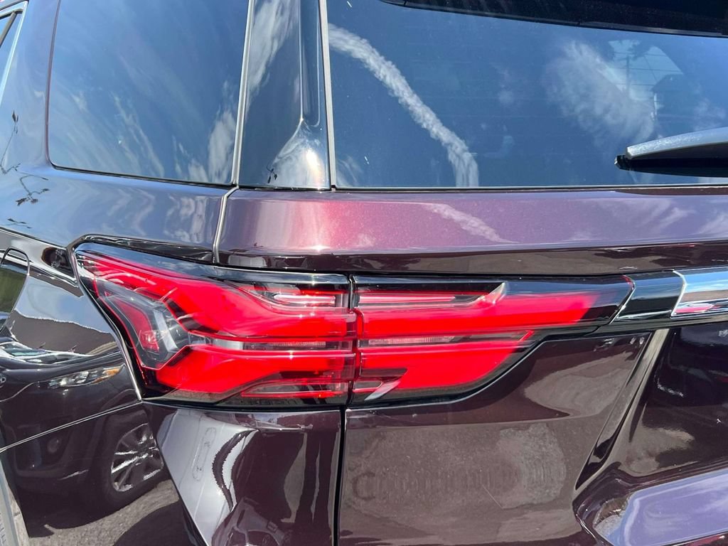 Used 2023 Chevrolet Traverse LT w/ LT Premium Package AWD/4WD image 11