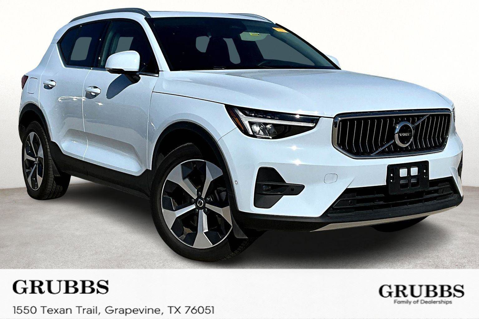 Used 2025 Volvo XC40 B5 Plus