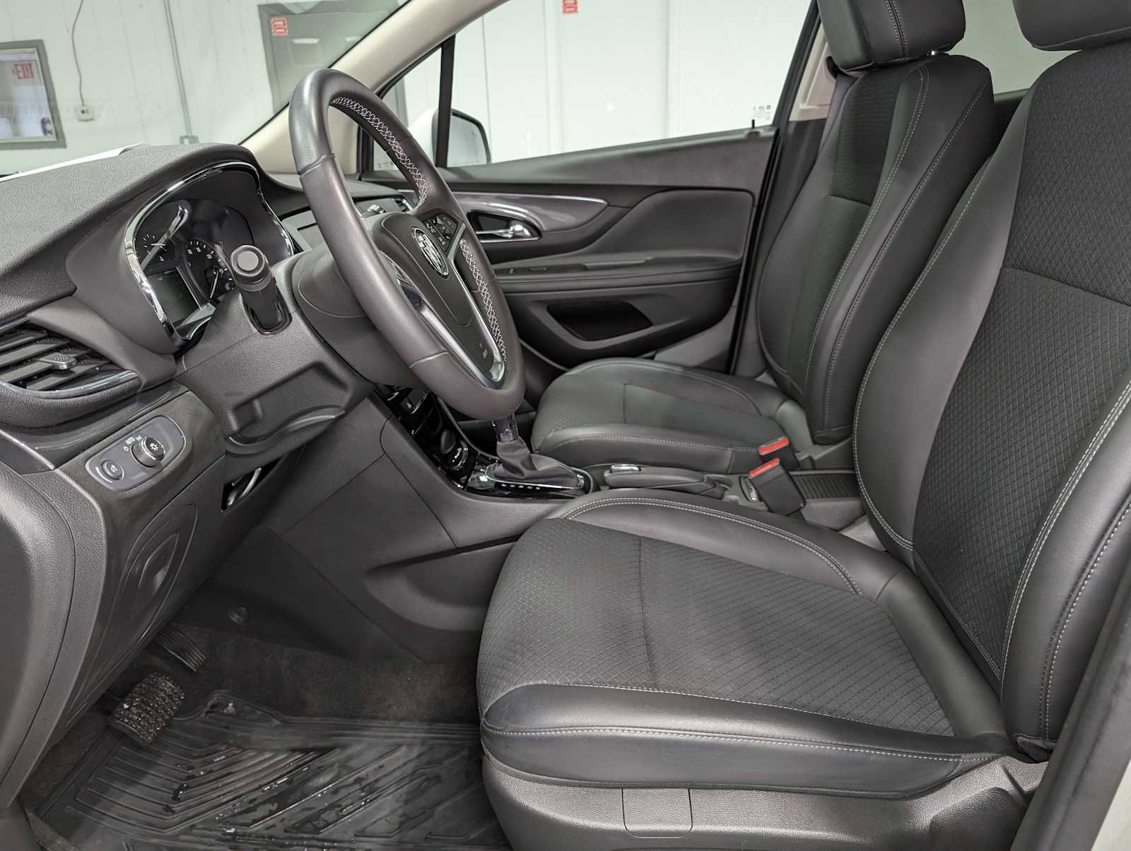 Used 2022 Buick Encore Preferred w/ Safety Package image 4