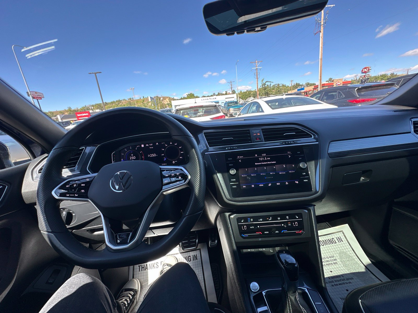 Certified 2024 Volkswagen Tiguan SEL R-Line w/ MDO Package, Two-Row AWD/4WD image 45