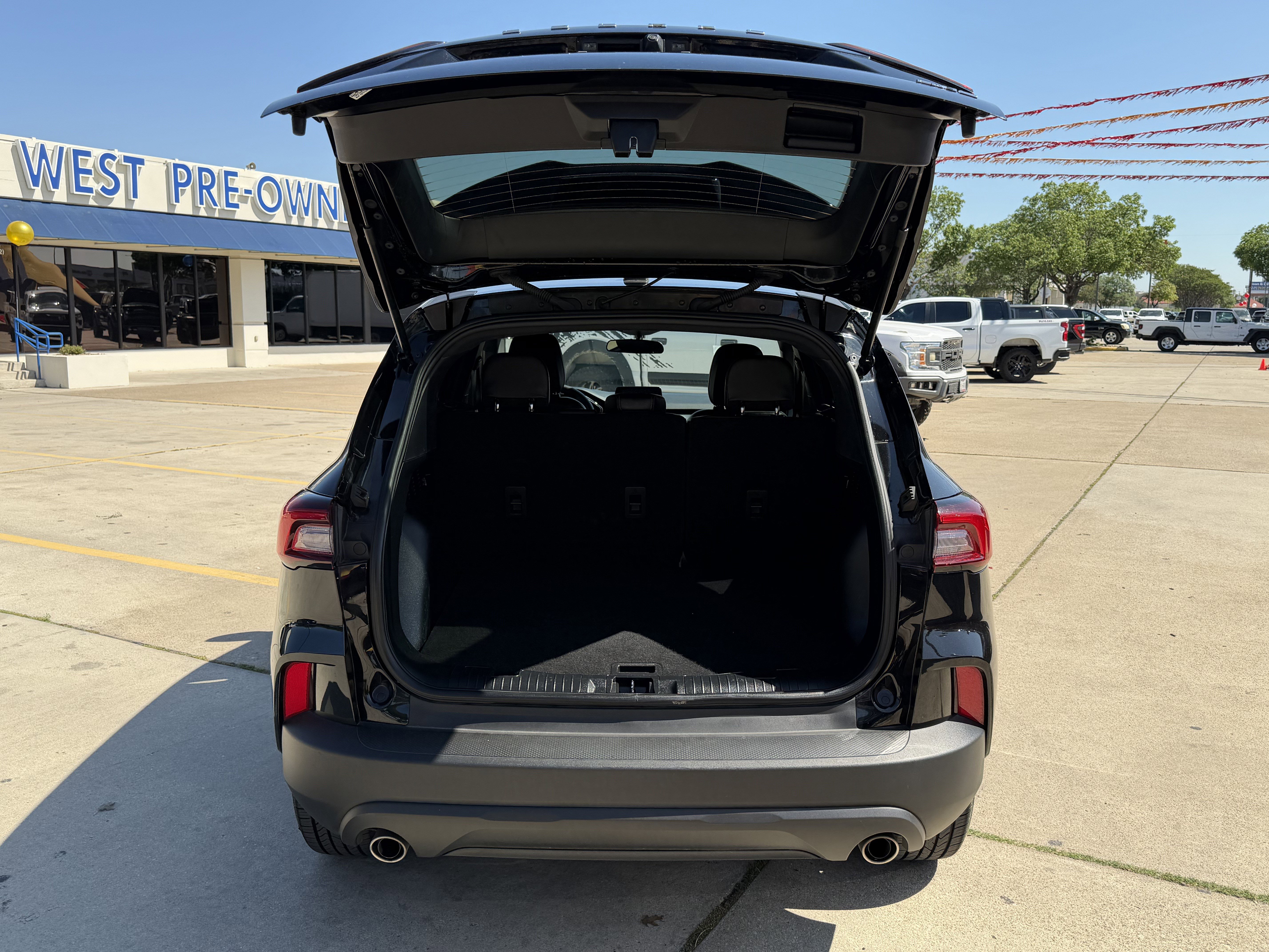 Certified 2025 Ford Escape ST-Line AWD/4WD image 9